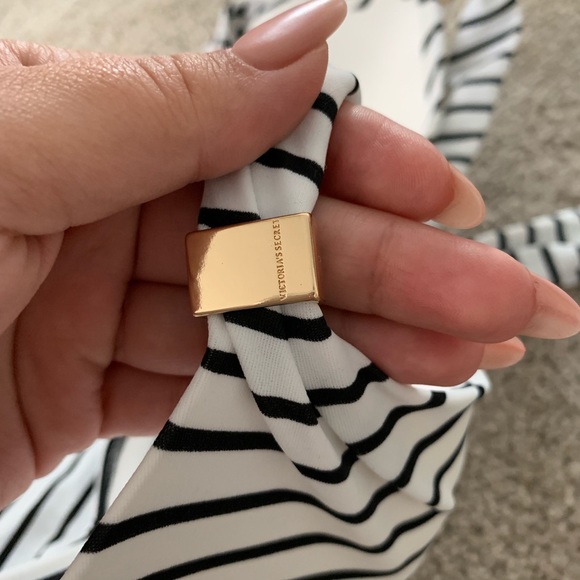 NWT Victoria’s Secret The Unforgettable One Piece - Picture 5 of 8